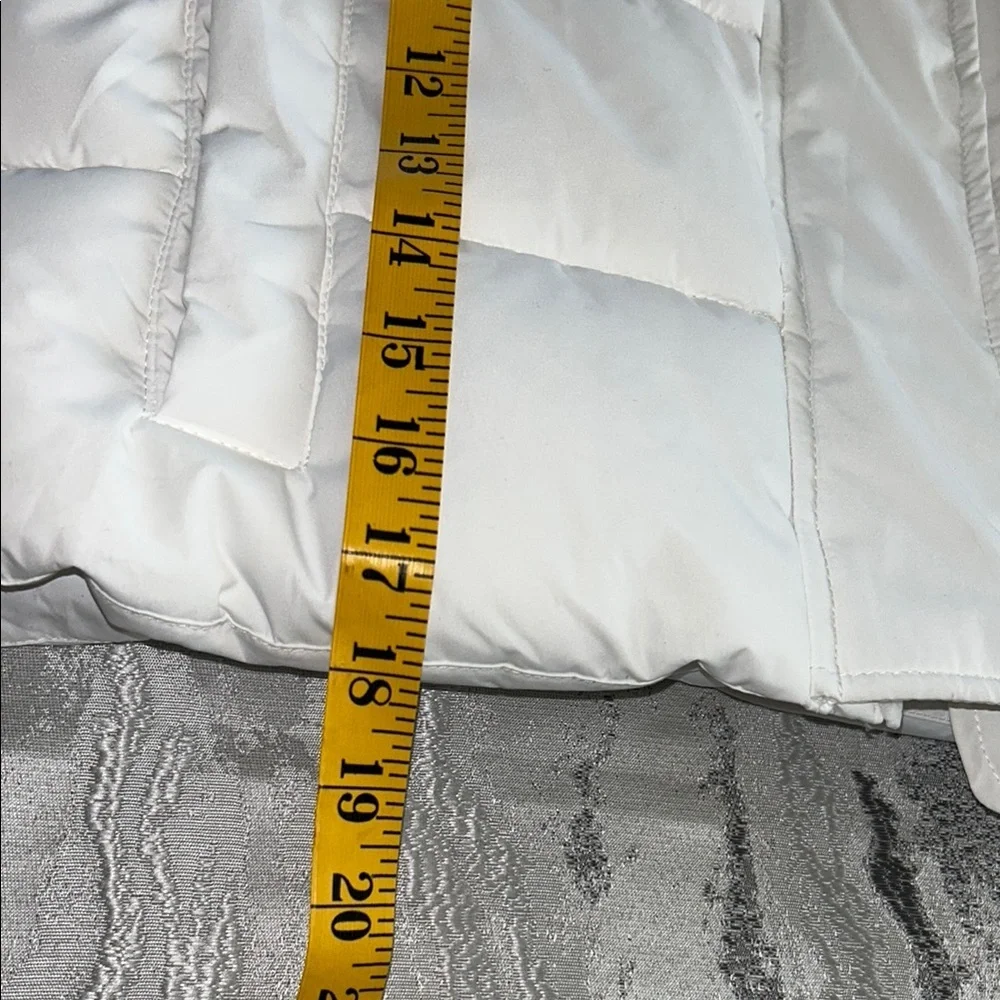 Garage Women's White Quilted Vest - Picture 4 of 14
